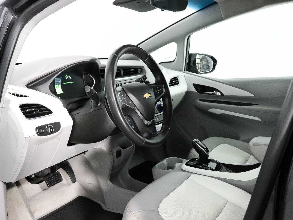 Купить Chevrolet Bolt с пробегом. Фото: #10