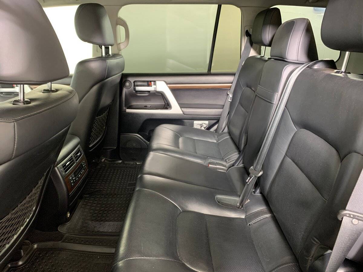 Купить Toyota Land Cruiser с пробегом. Фото: #17