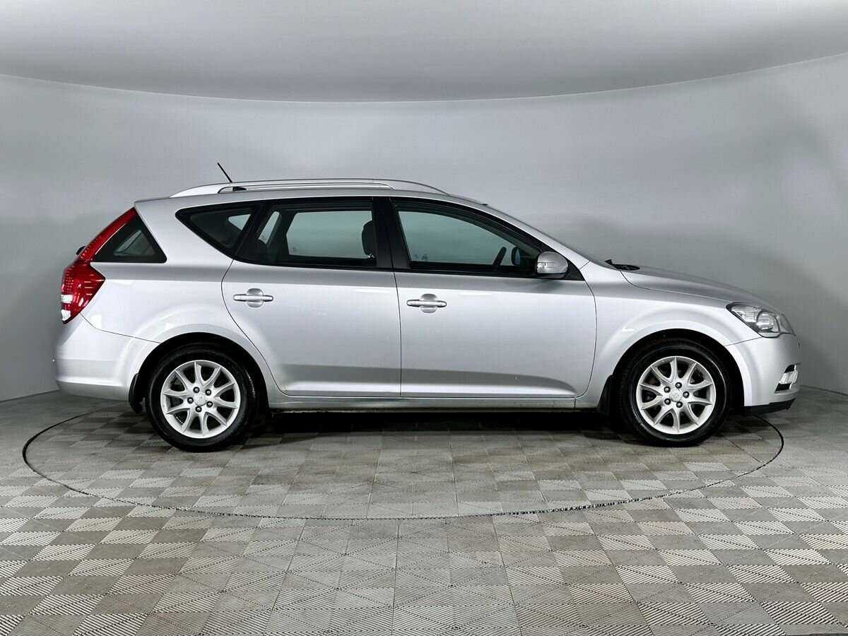 Купить Kia Ceed с пробегом. Фото: #4