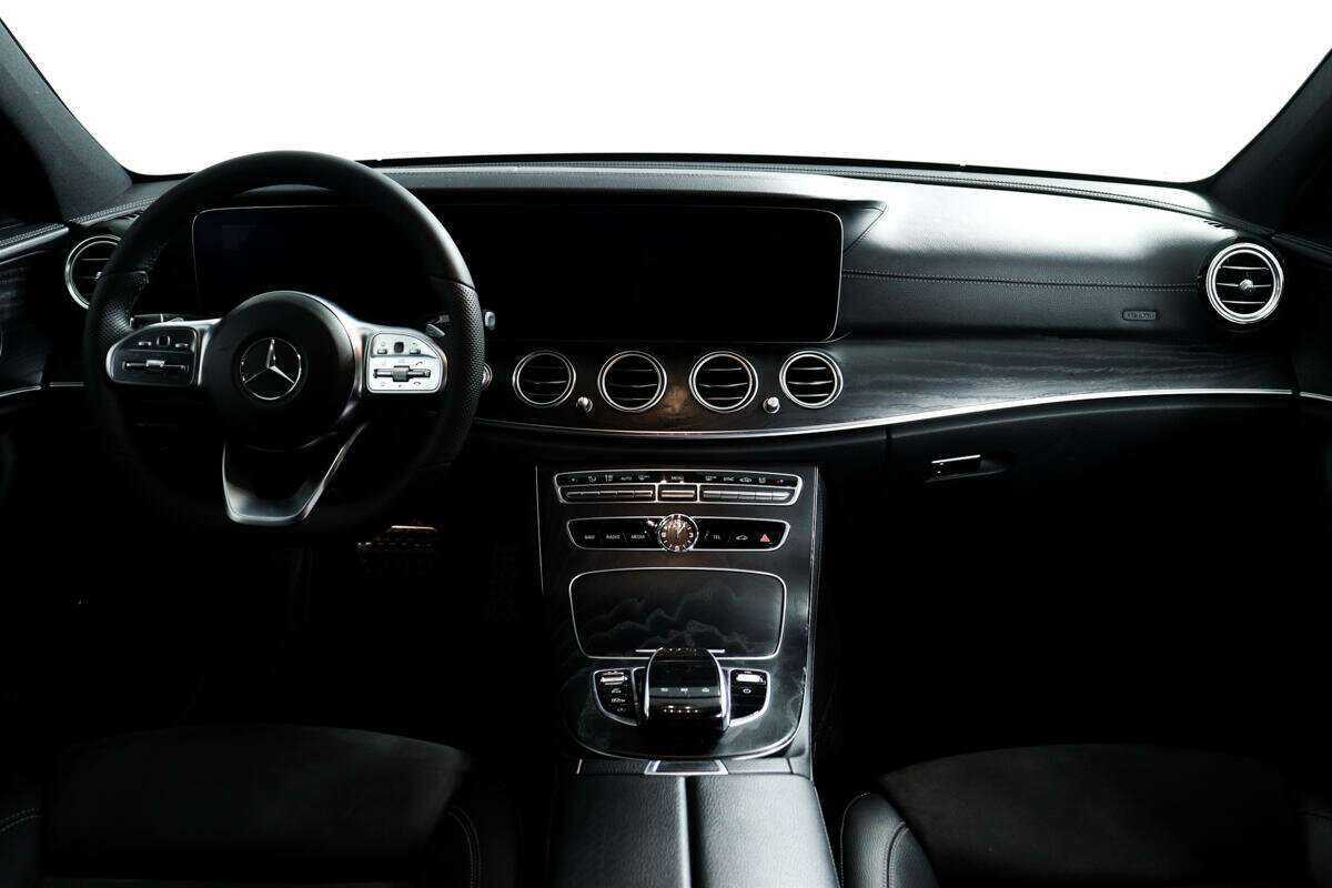 Купить Mercedes-Benz E-Класс с пробегом. Фото: #10