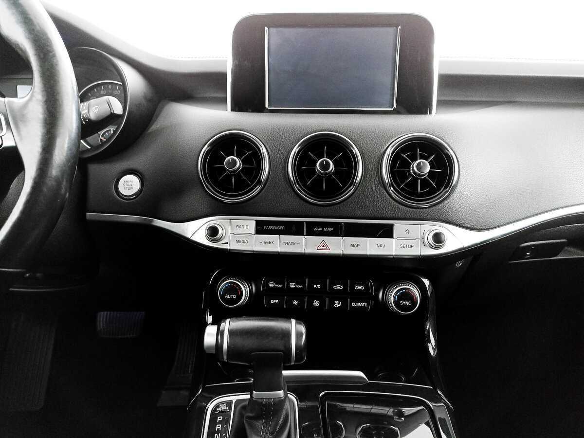Купить Kia Stinger с пробегом. Фото: #14