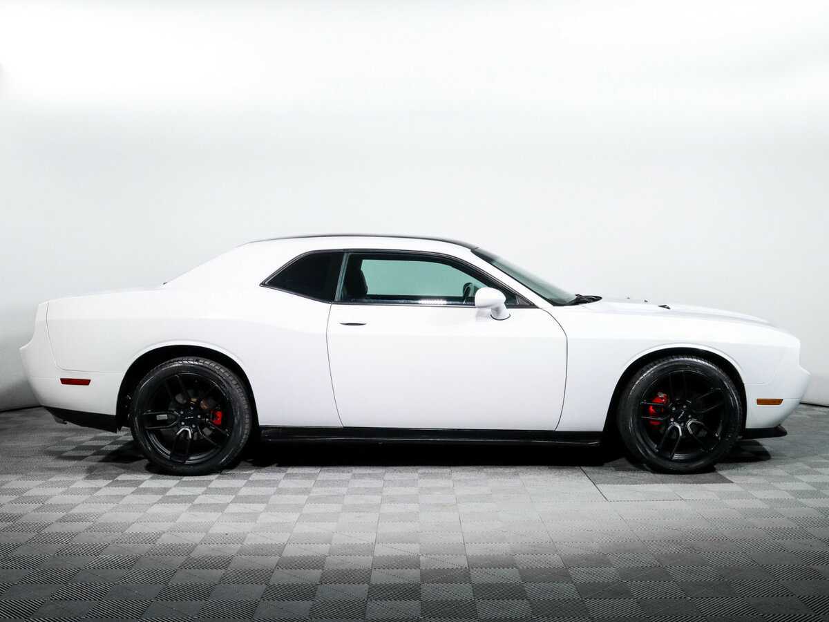 Купить Dodge Challenger с пробегом. Фото: #3