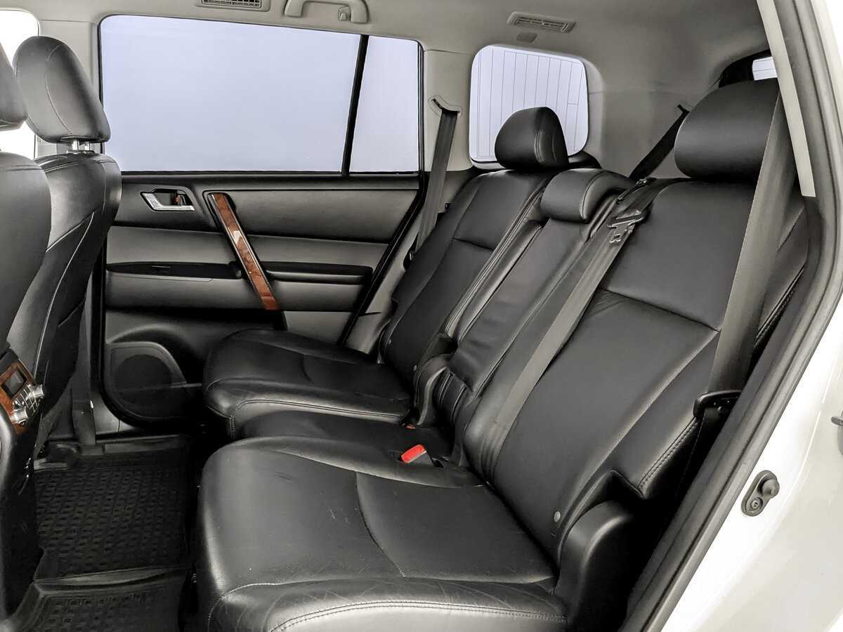 Купить Toyota Highlander с пробегом. Фото: #11