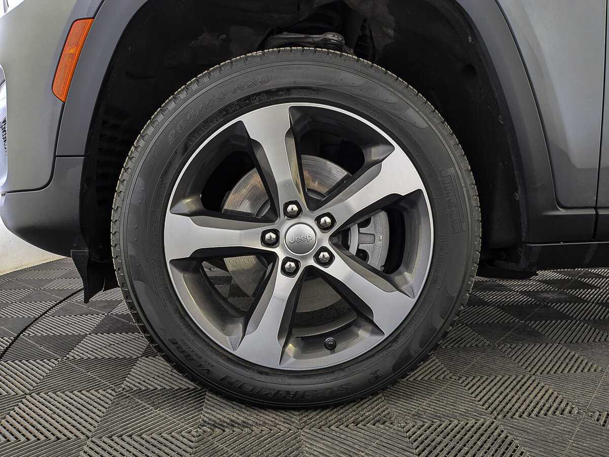 Купить Jeep Grand Cherokee с пробегом. Фото: #11