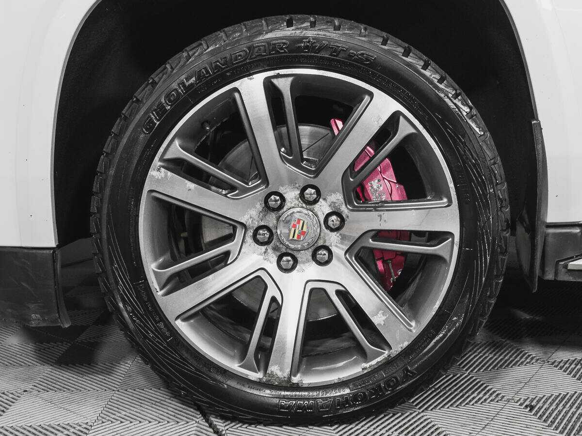Купить Cadillac Escalade с пробегом. Фото: #17