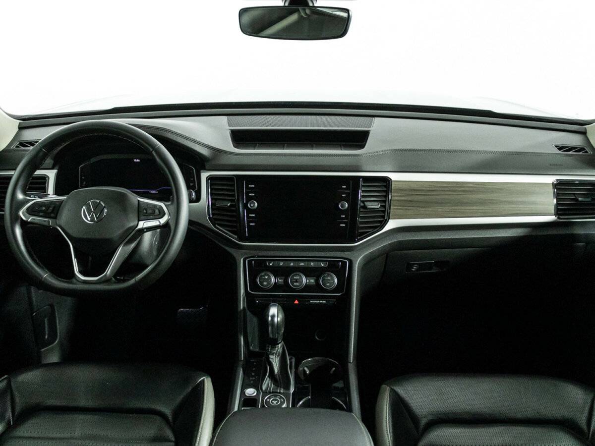 Купить Volkswagen Teramont с пробегом. Фото: #10