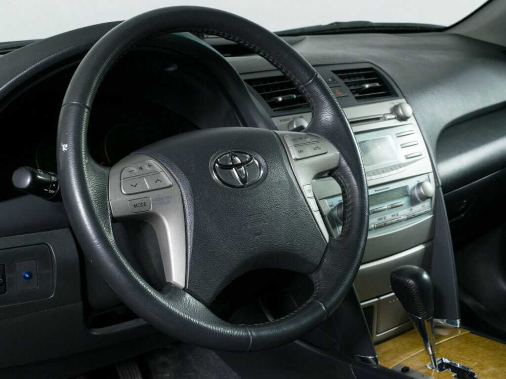 Купить Toyota Camry с пробегом. Фото: #10