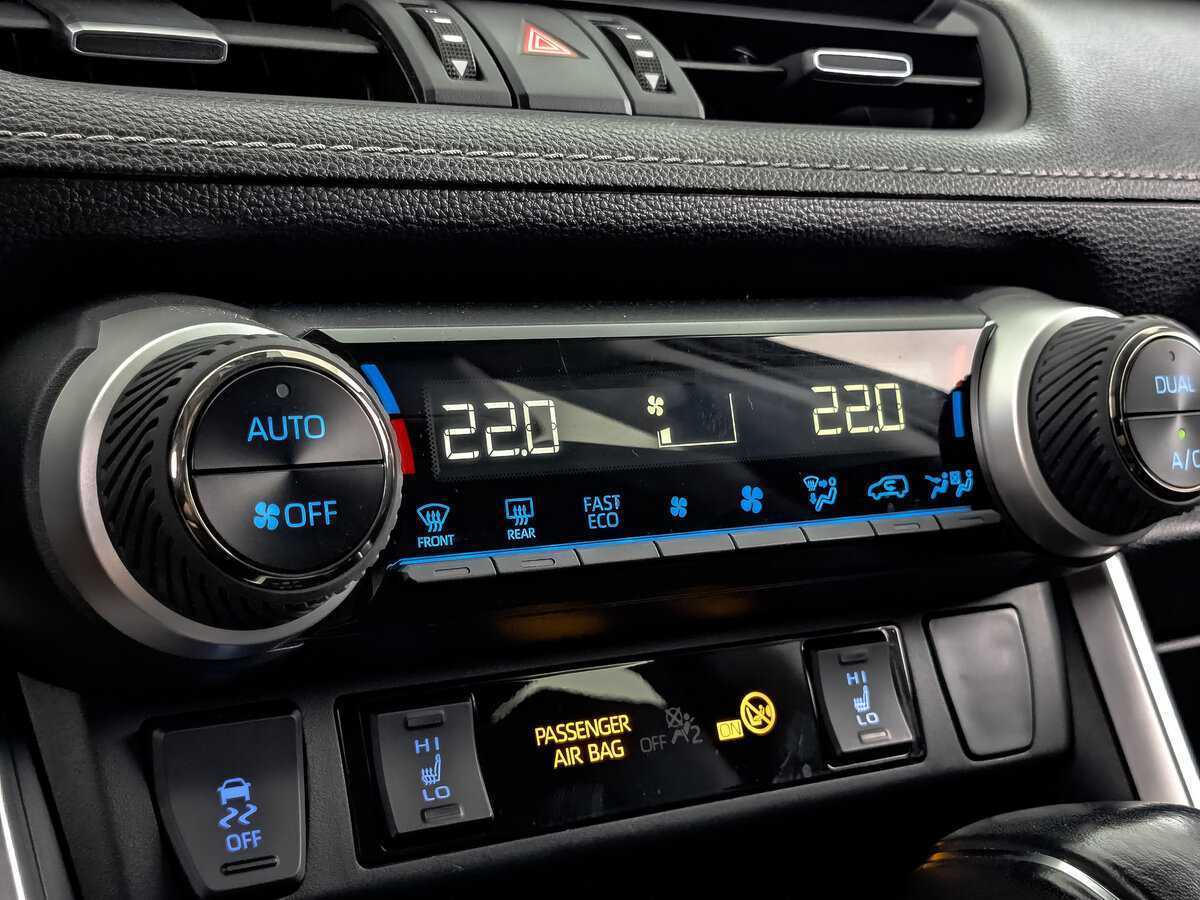 Купить Toyota RAV4 с пробегом. Фото: #21