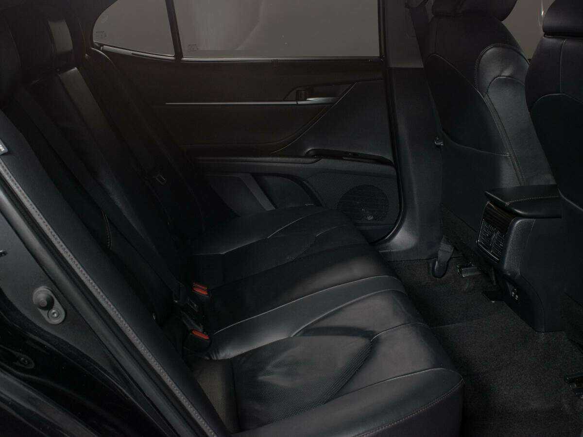 Купить Toyota Camry с пробегом. Фото: #6