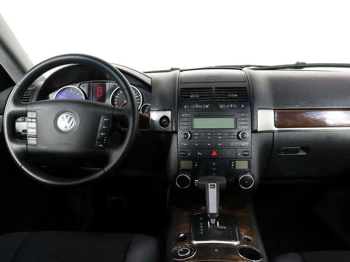 Купить Volkswagen Touareg с пробегом. Фото: #8
