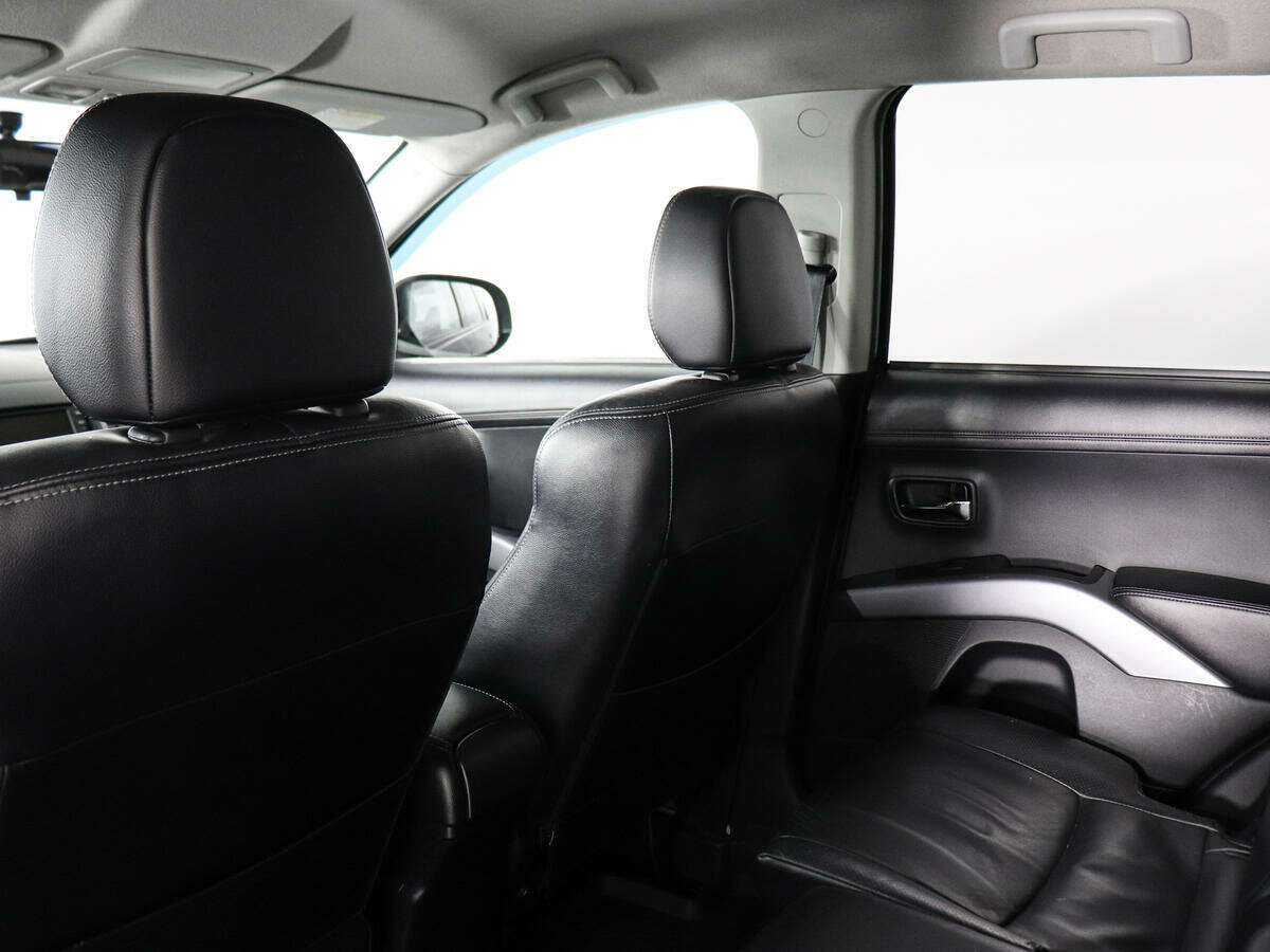 Купить Mitsubishi Outlander с пробегом. Фото: #9