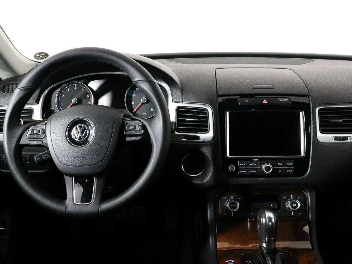 Купить Volkswagen Touareg с пробегом. Фото: #8