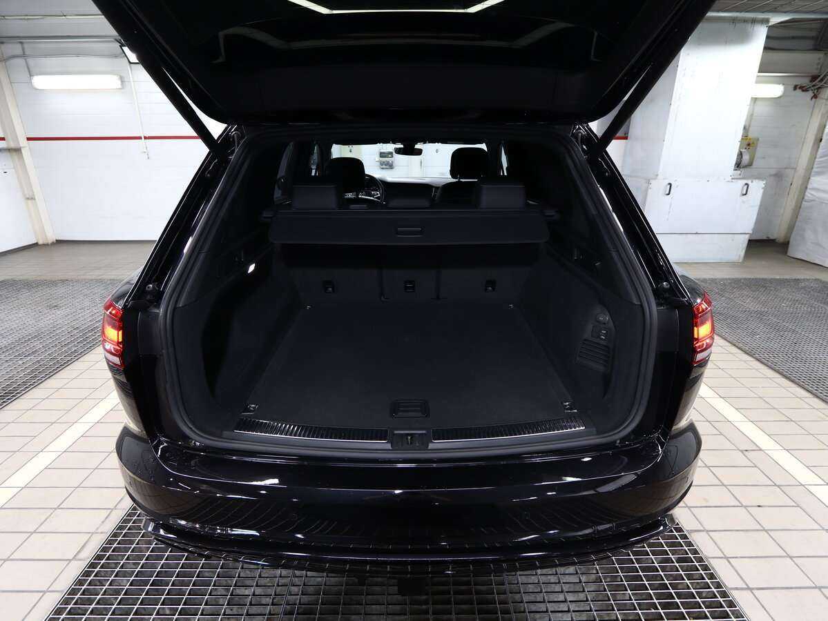 Купить Volkswagen Touareg с пробегом. Фото: #4