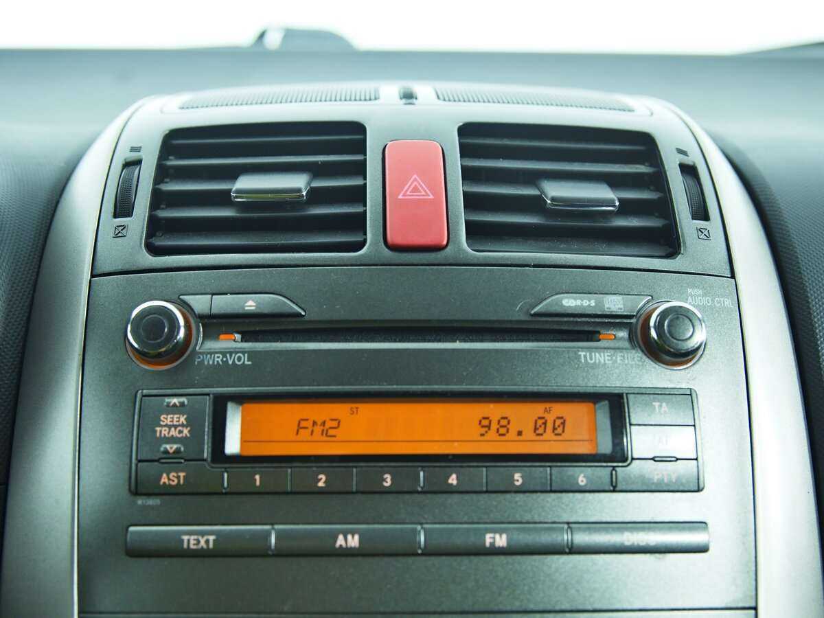 Купить Toyota Auris с пробегом. Фото: #13