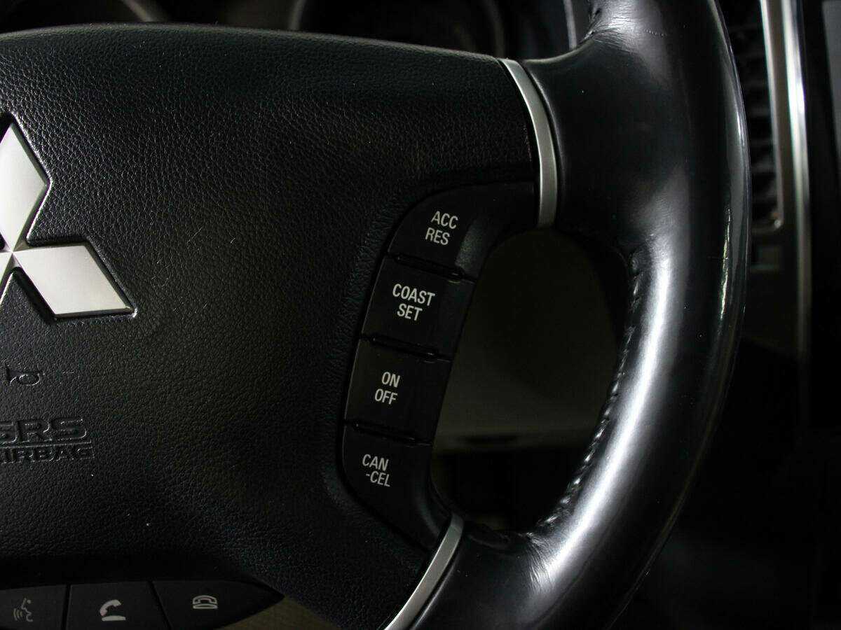 Купить Mitsubishi Pajero с пробегом. Фото: #20