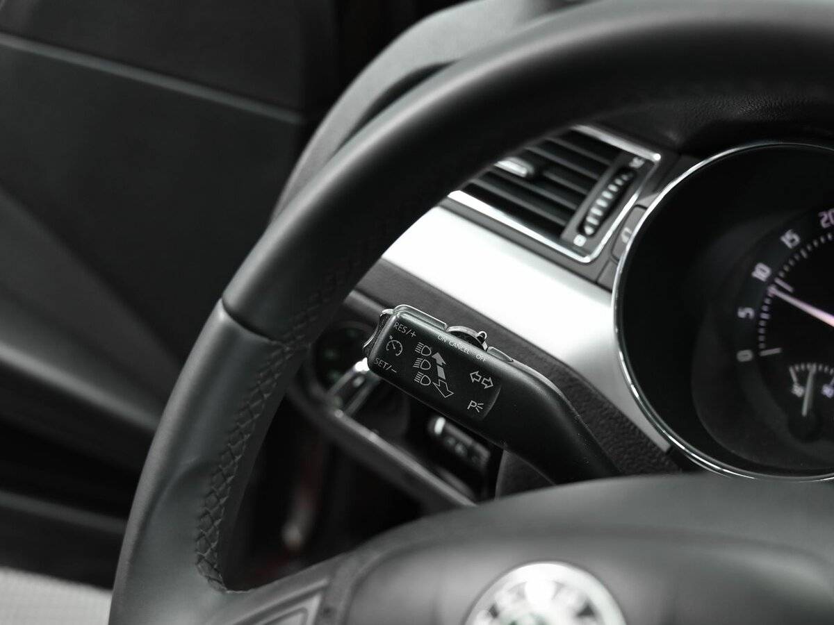 Купить Skoda Superb с пробегом. Фото: #8