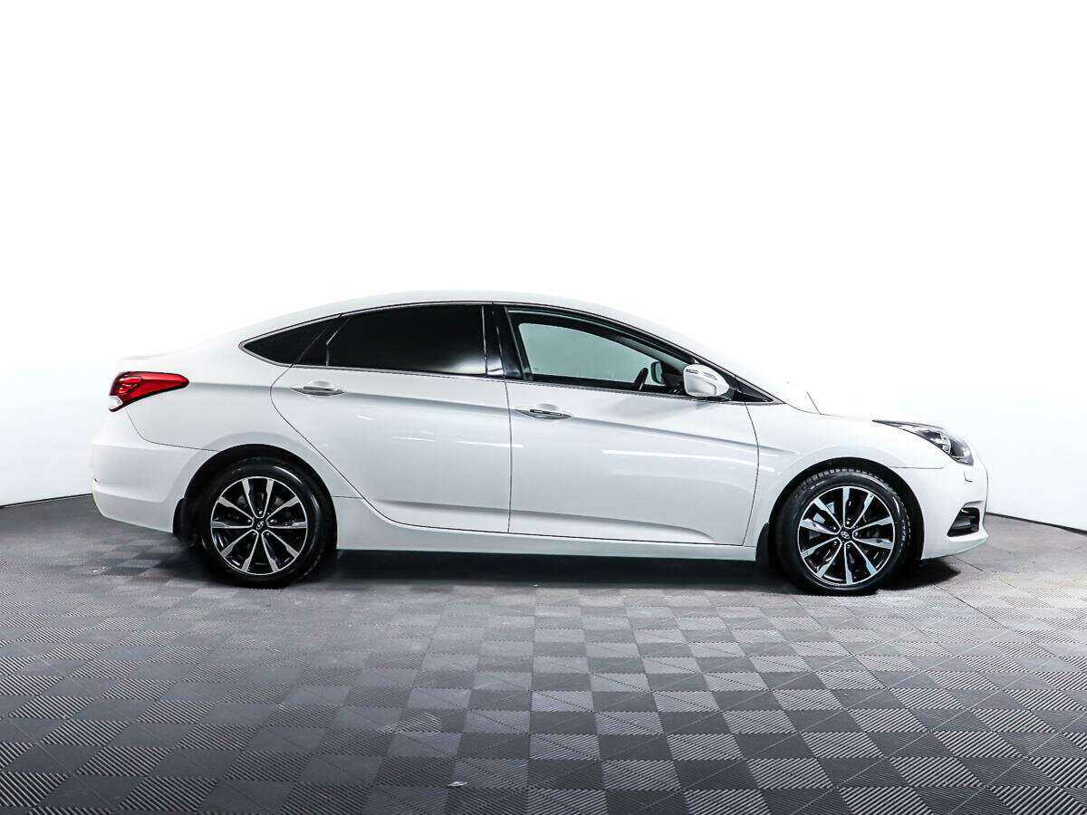 Купить Hyundai i40 с пробегом. Фото: #3