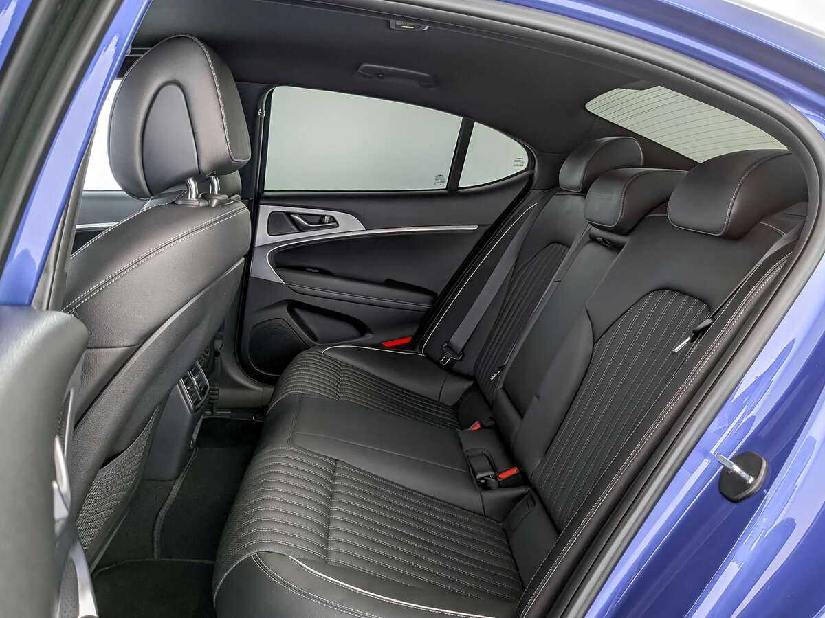 Купить Genesis G70 с пробегом. Фото: #10