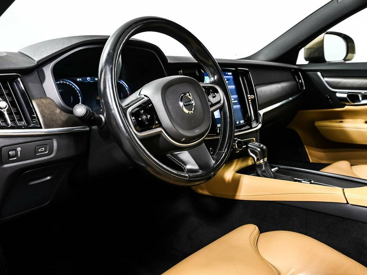 Купить Volvo V90 Cross Country с пробегом. Фото: #11