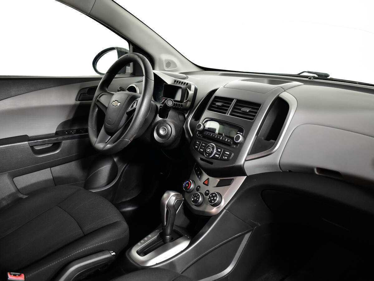 Купить Chevrolet Aveo с пробегом. Фото: #8