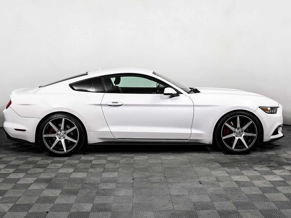 Купить Ford Mustang с пробегом. Фото: #3