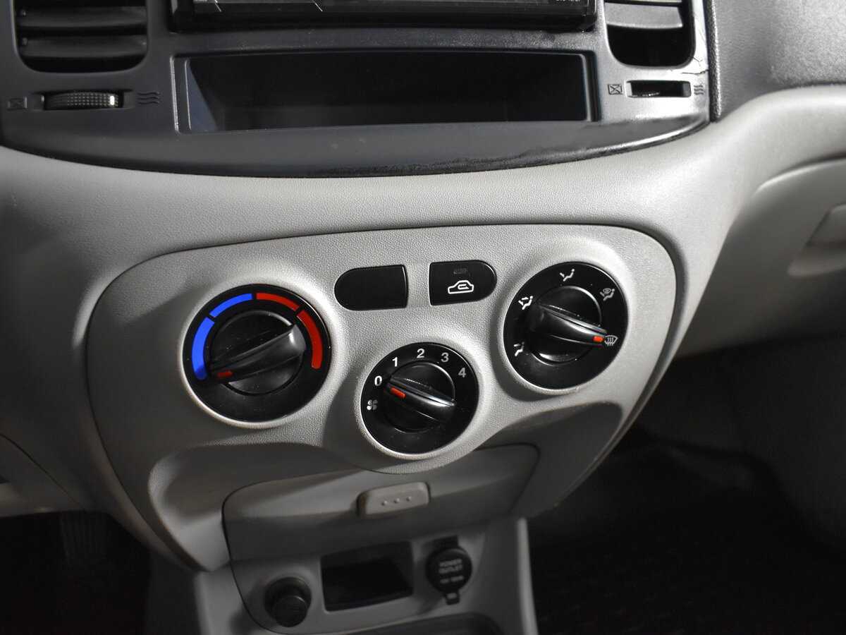 Купить Hyundai Verna с пробегом. Фото: #11