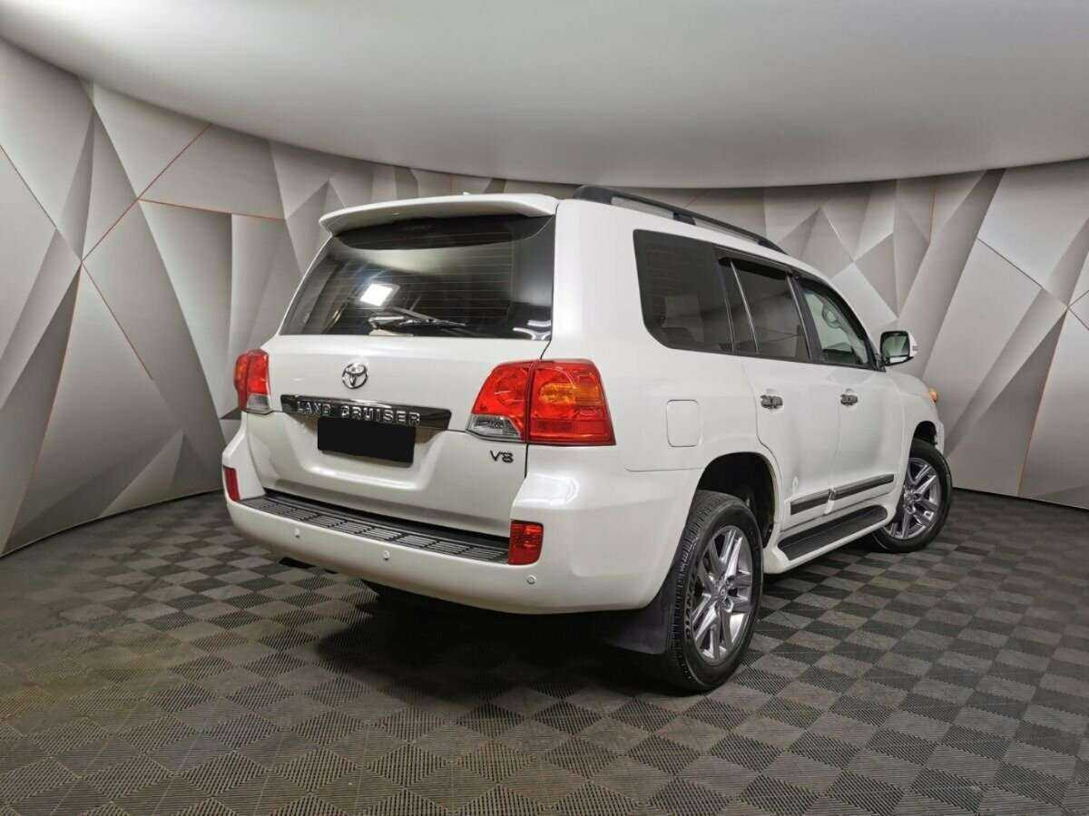 Купить Toyota Land Cruiser с пробегом. Фото: #1