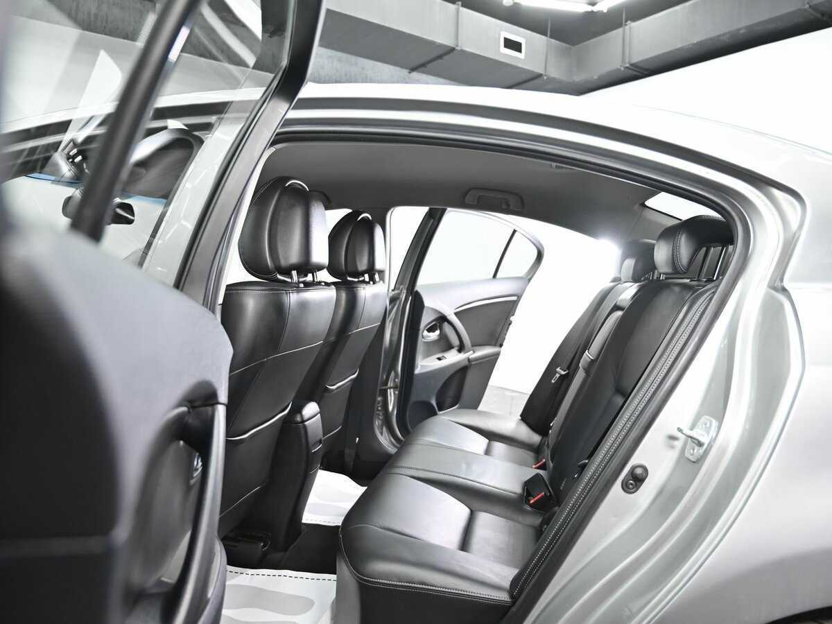 Купить Toyota Avensis с пробегом. Фото: #11