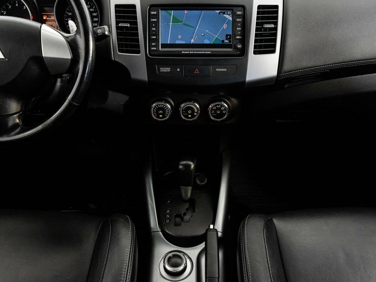 Купить Mitsubishi Outlander с пробегом. Фото: #11