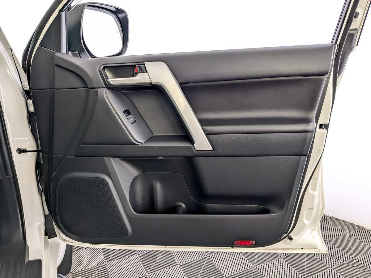 Купить Toyota Land Cruiser Prado с пробегом. Фото: #20