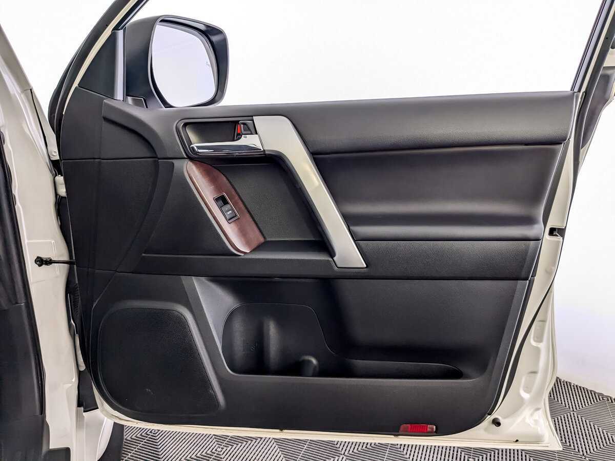 Купить Toyota Land Cruiser Prado с пробегом. Фото: #20