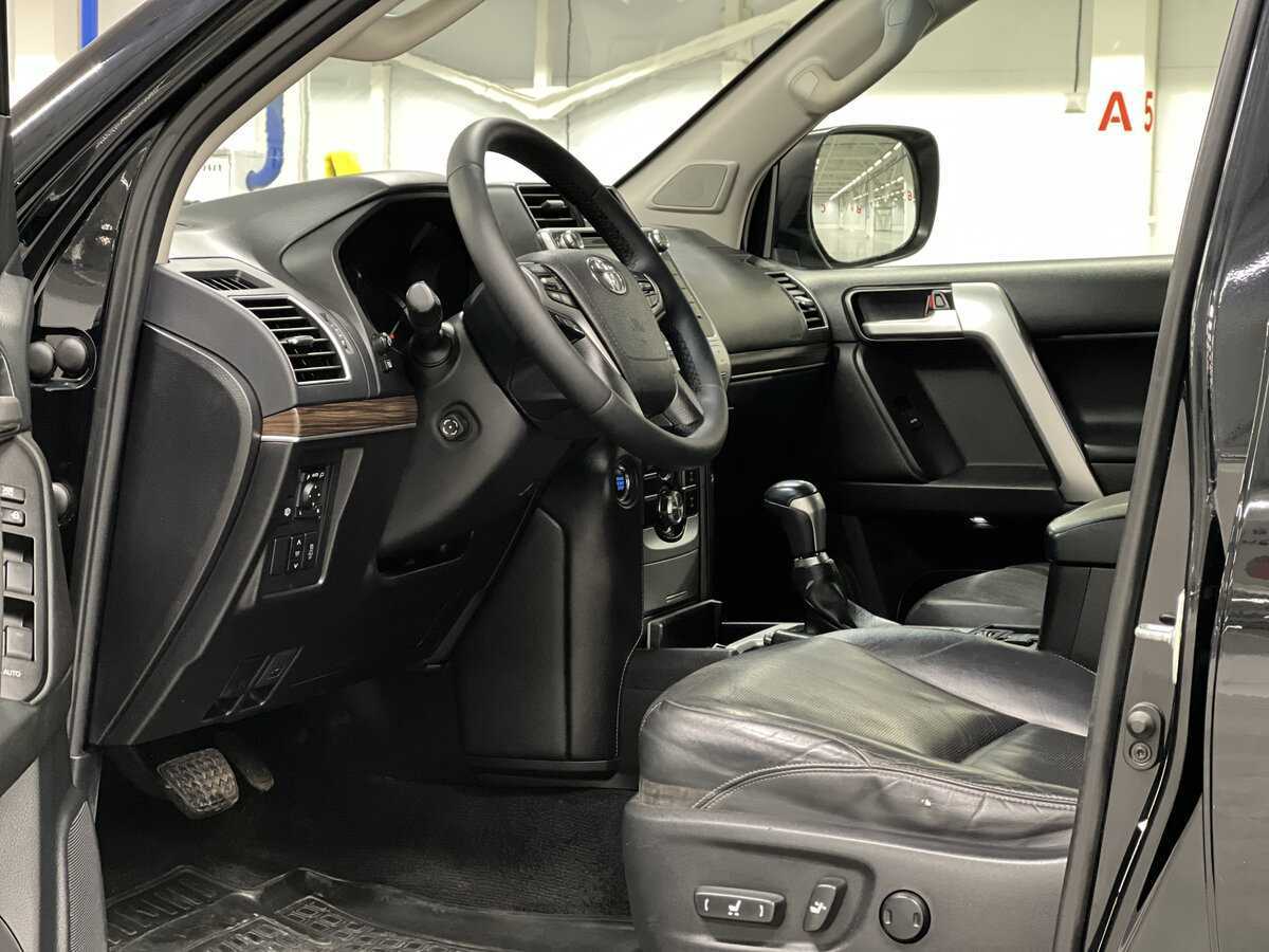 Купить Toyota Land Cruiser Prado с пробегом. Фото: #15