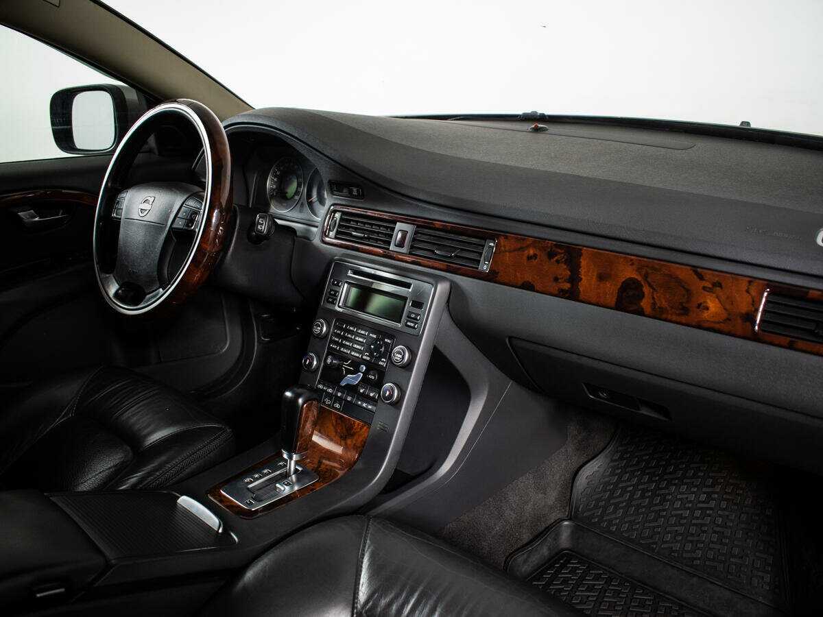 Купить Volvo XC70 с пробегом. Фото: #8