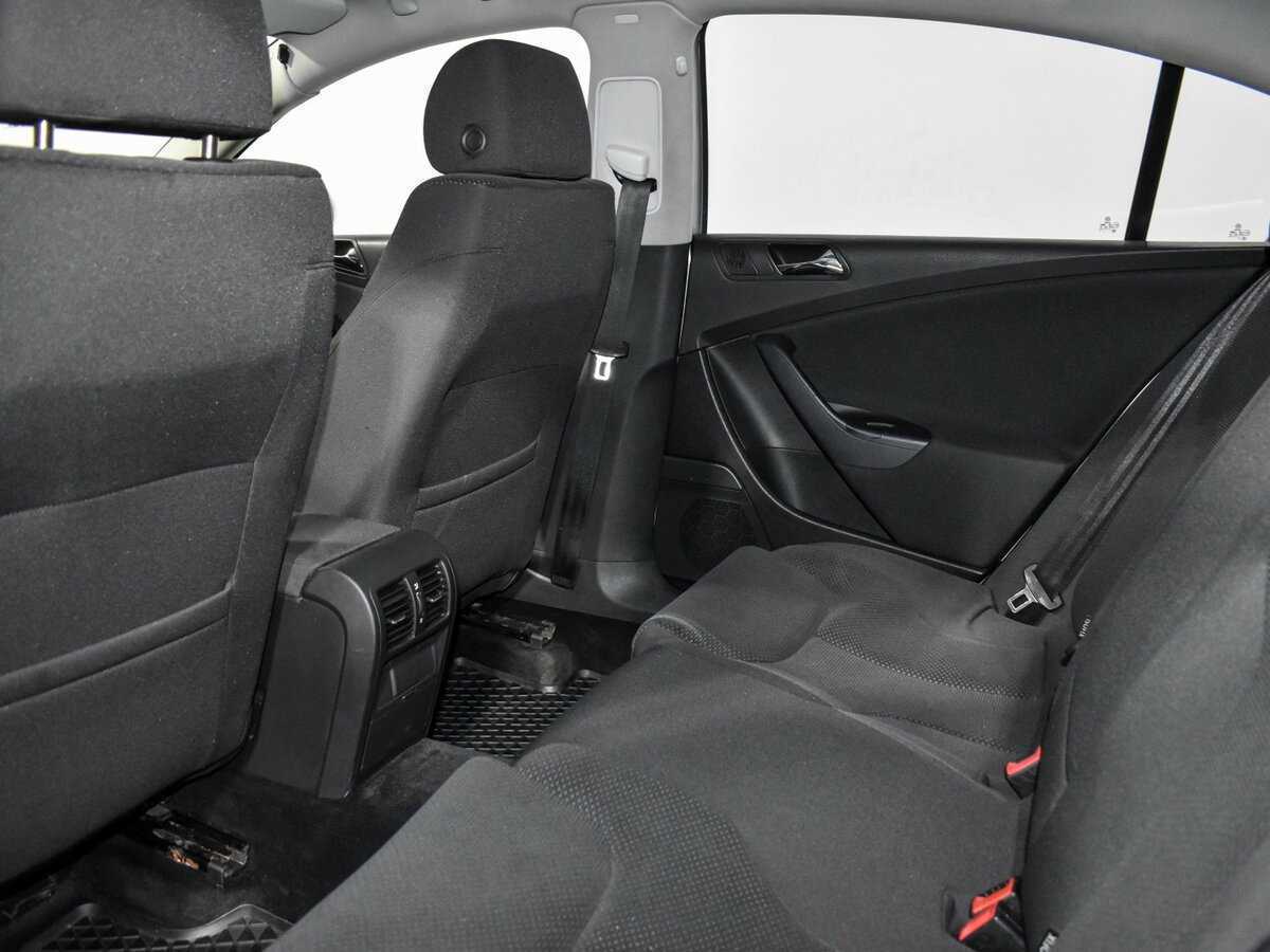 Купить Volkswagen Passat с пробегом. Фото: #8