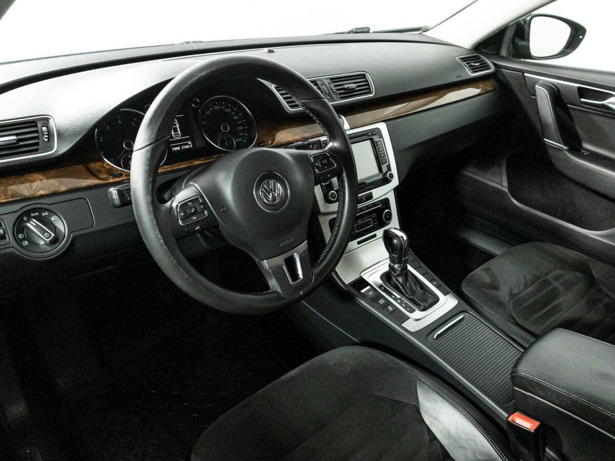 Купить Volkswagen Passat с пробегом. Фото: #11