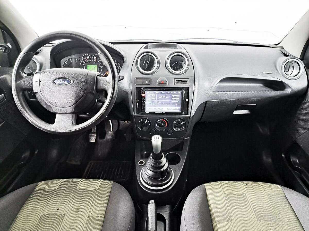 Купить Ford Fiesta с пробегом. Фото: #11