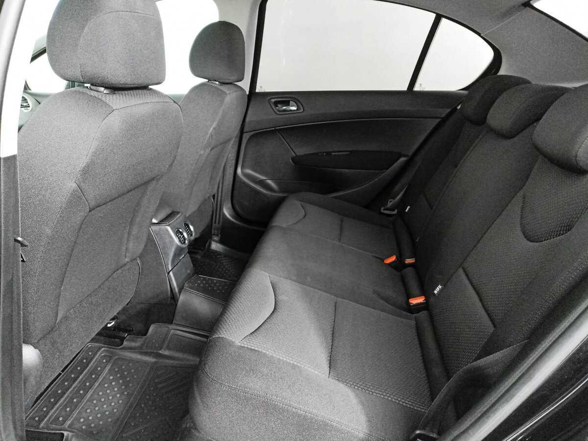 Купить Peugeot 408 с пробегом. Фото: #8