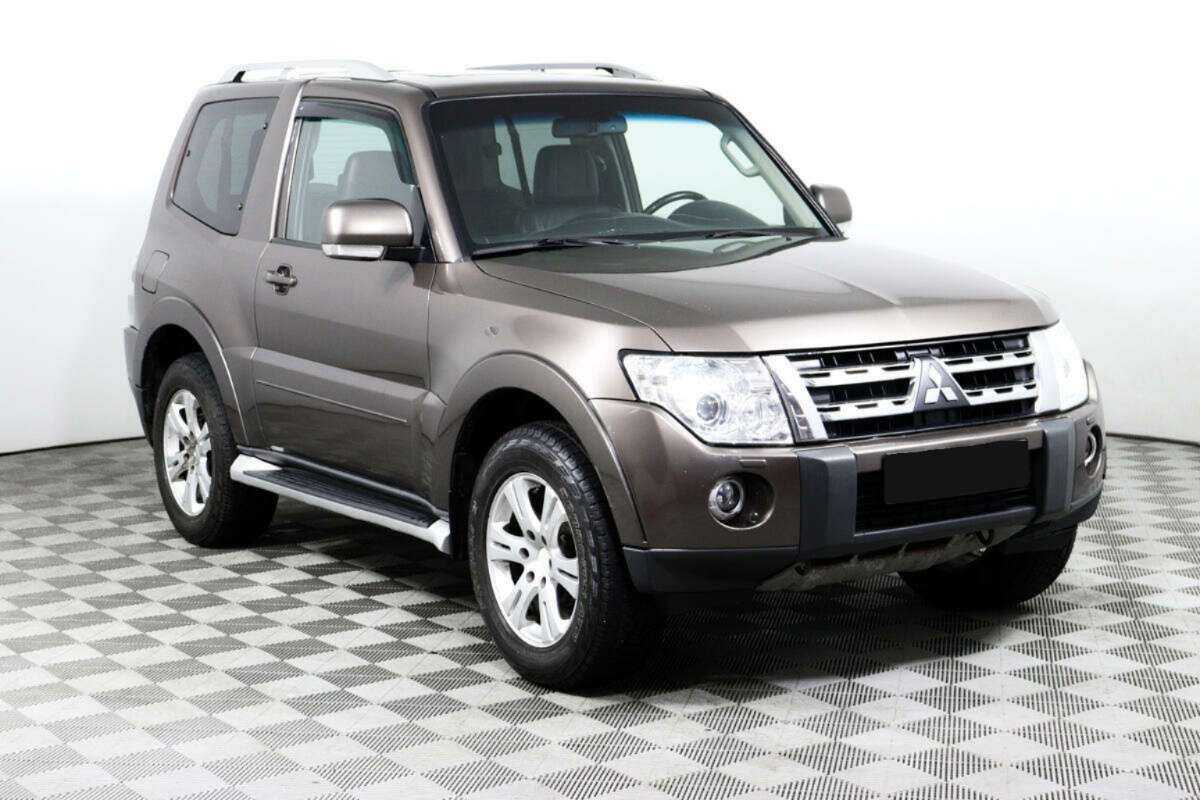 Купить Mitsubishi Pajero с пробегом. Фото: #2