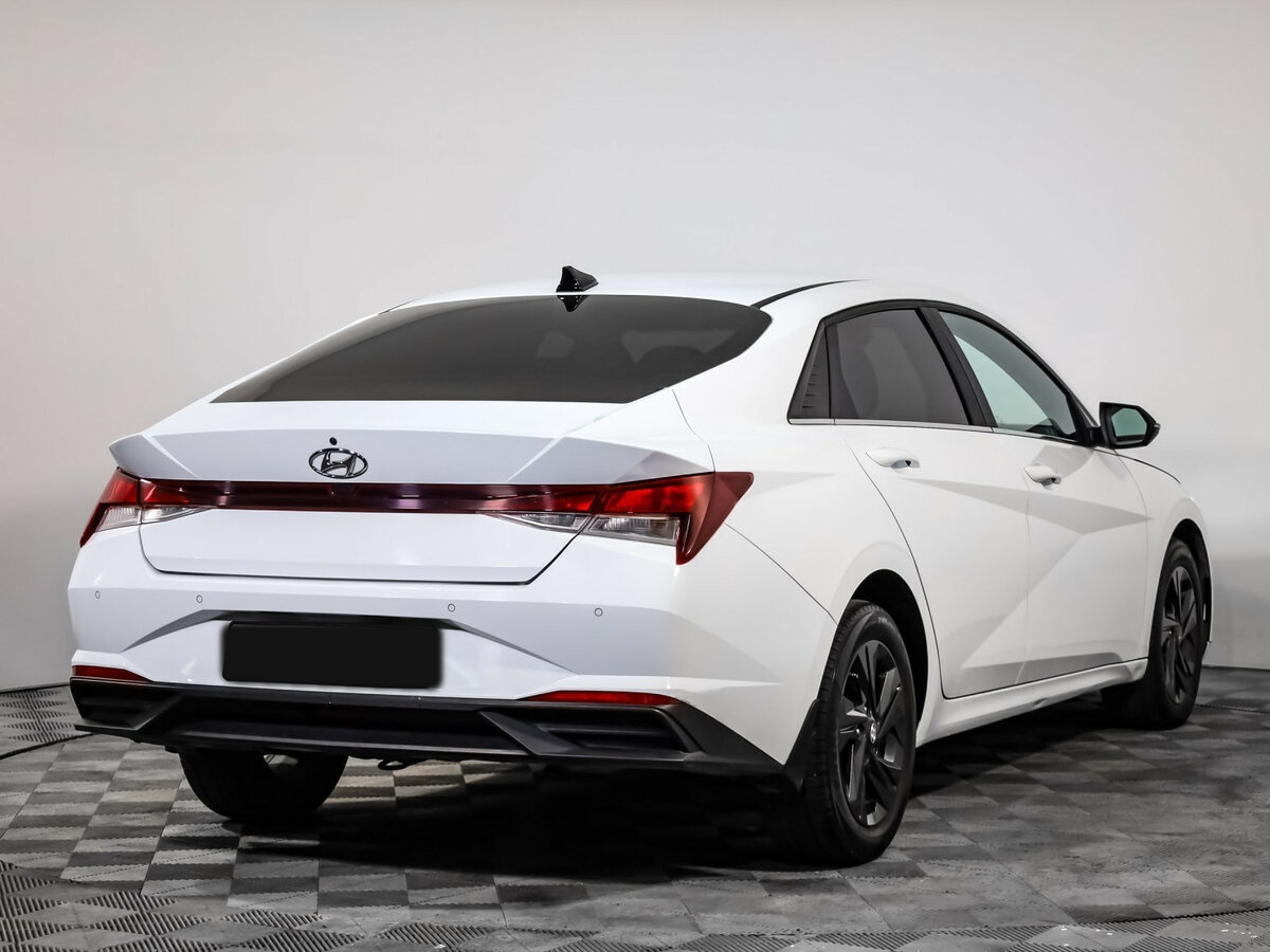 Купить Hyundai Elantra с пробегом. Фото: #3