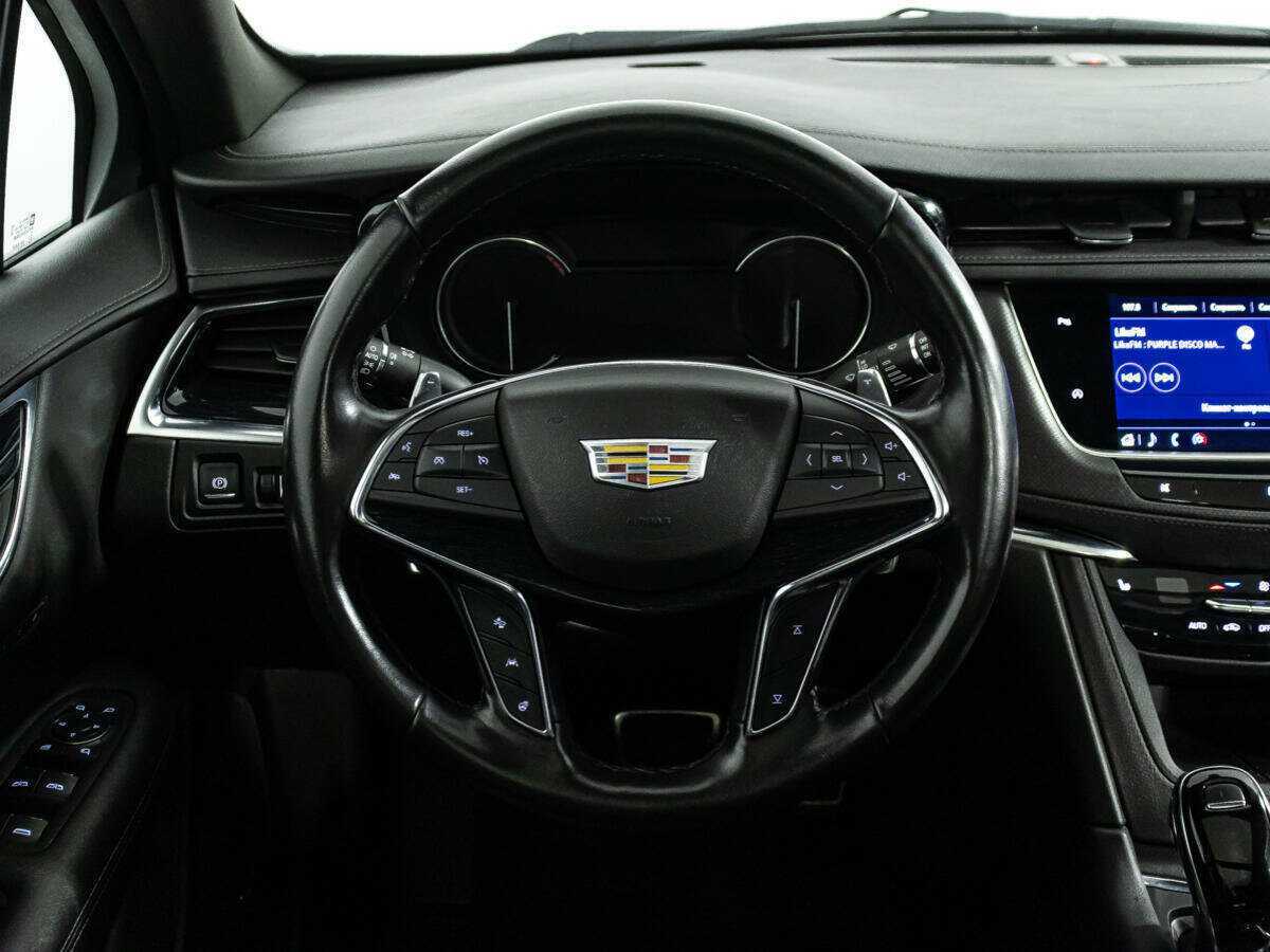 Купить Cadillac XT5 с пробегом. Фото: #23