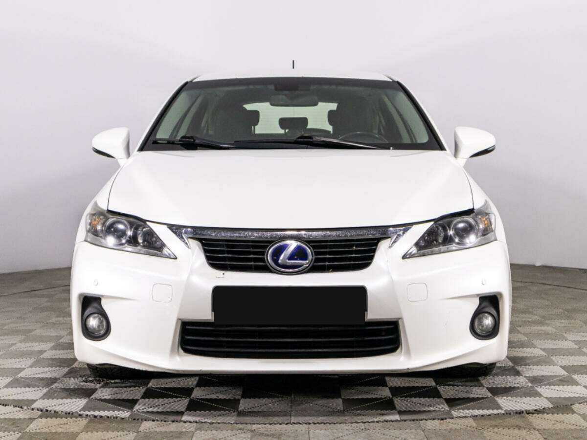 Купить Lexus CT с пробегом. Фото: #1