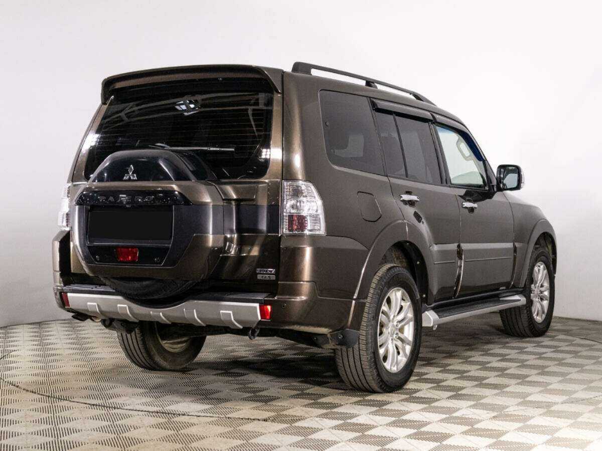 Купить Mitsubishi Pajero с пробегом. Фото: #3