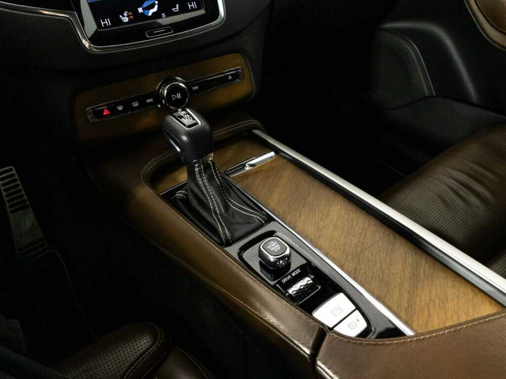 Купить Volvo XC90 с пробегом. Фото: #17