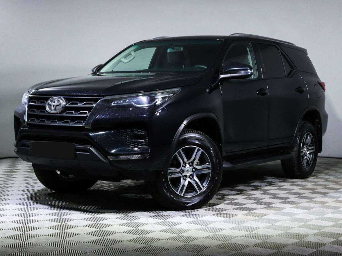 Купить Toyota Fortuner с пробегом. Посмотреть фото