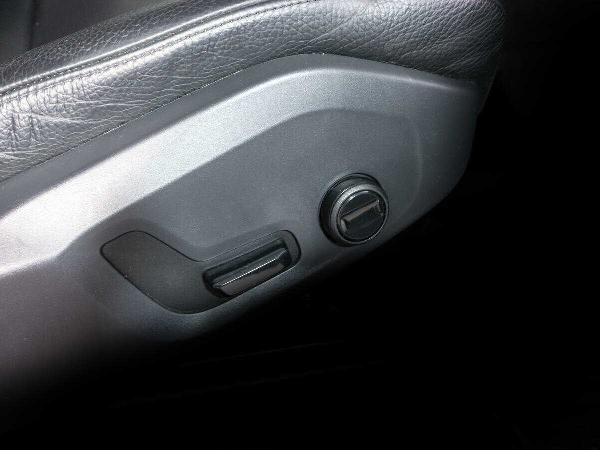 Купить Volvo XC60 с пробегом. Фото: #13