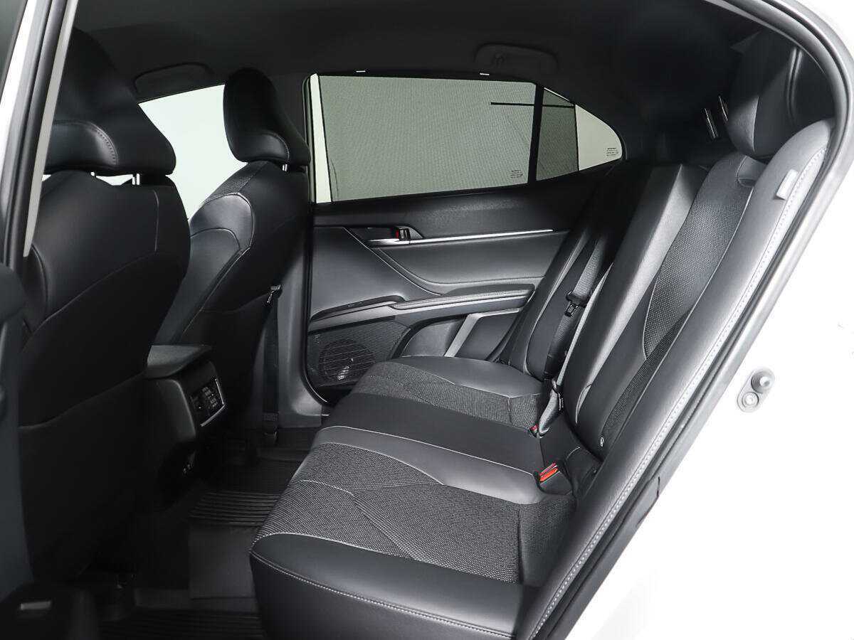 Купить Toyota Camry с пробегом. Фото: #9