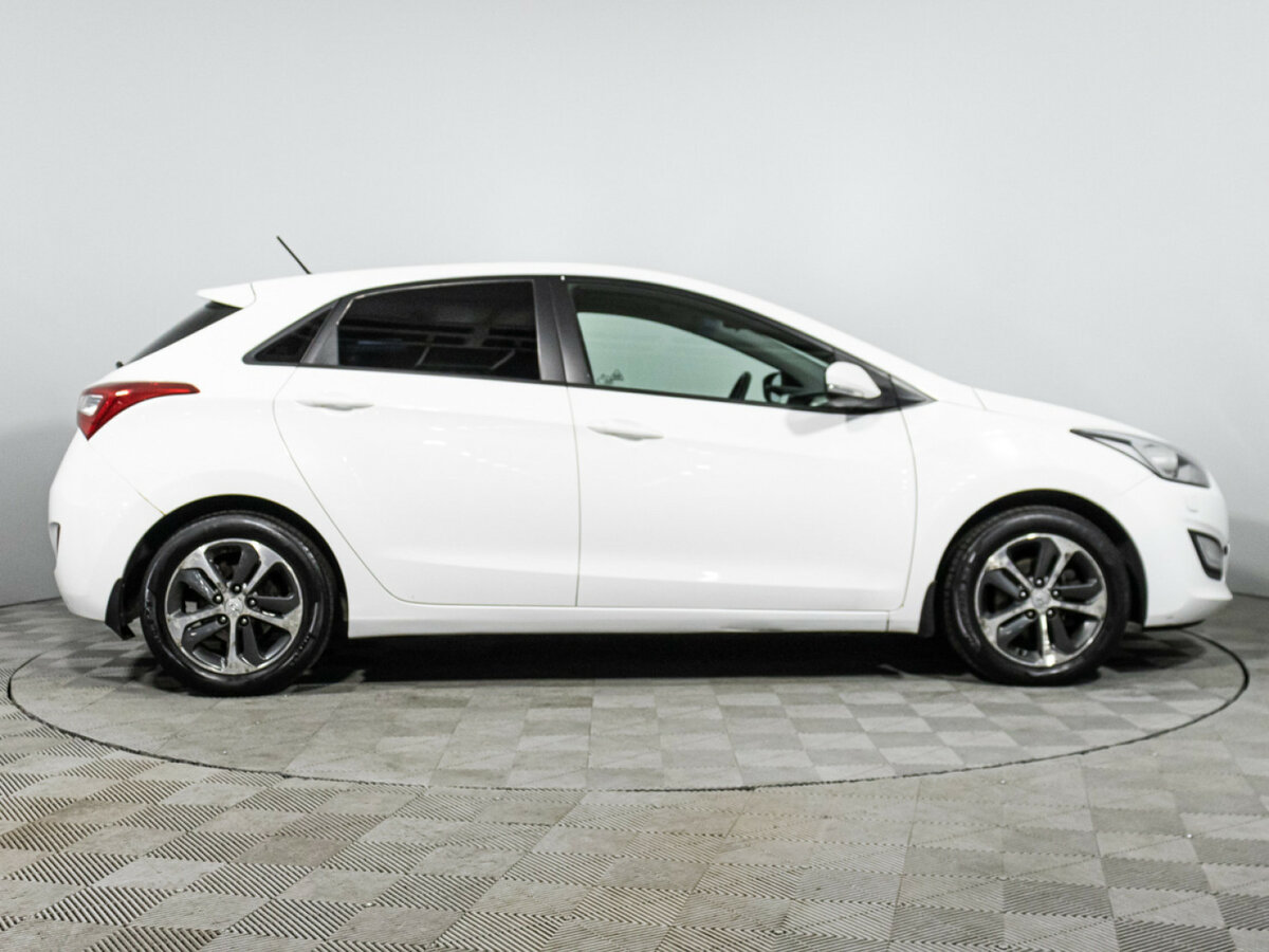 Купить Hyundai i30 с пробегом. Фото: #3