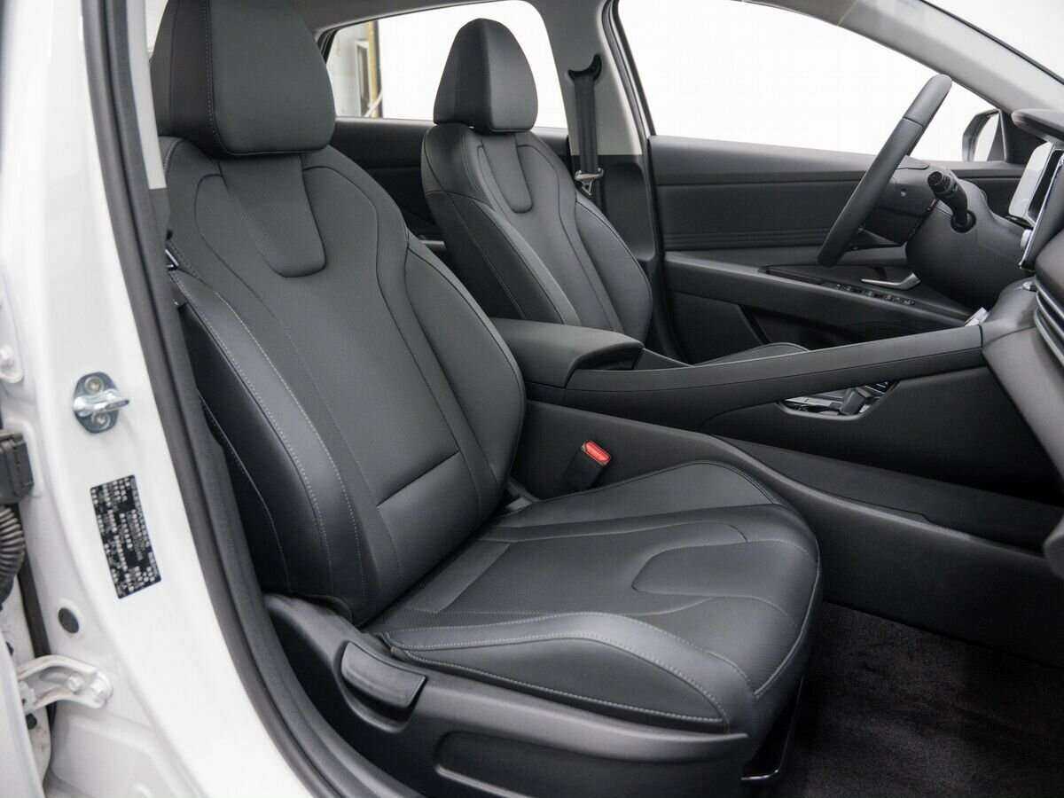 Купить Hyundai Elantra с пробегом. Фото: #8