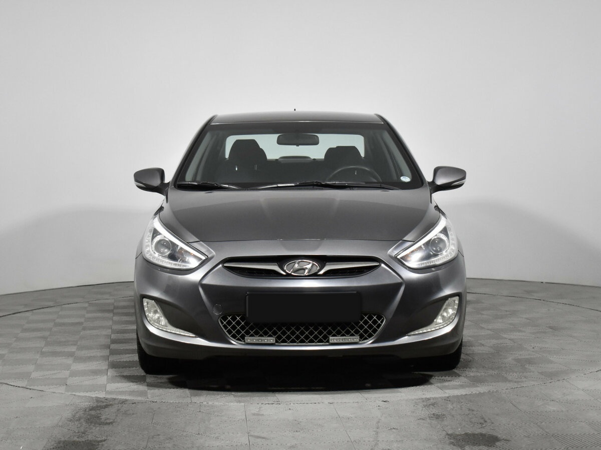 Купить Hyundai Solaris с пробегом. Фото: #1