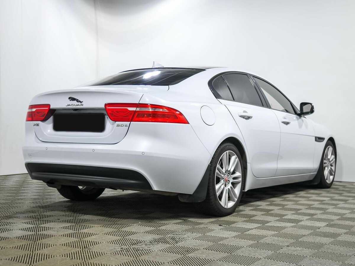 Купить Jaguar XE с пробегом. Фото: #3